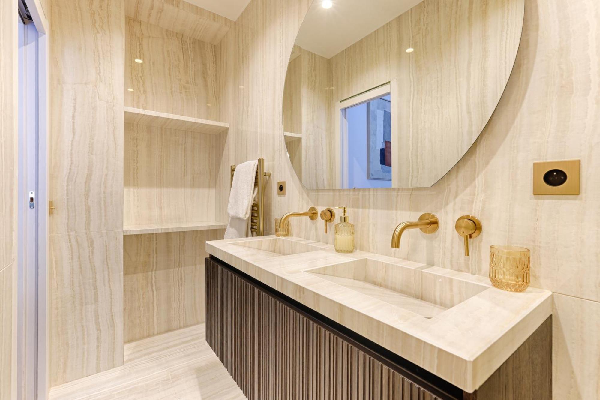 פריז Elegant Luxury Apartment For 6 On Champs-Elysees מראה חיצוני תמונה